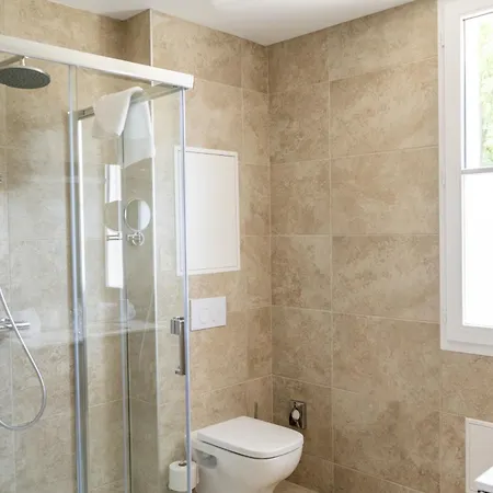 Chateau De L'insolas