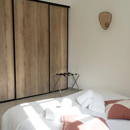 Lägenhetshotell Chateau De L'insolas 4*