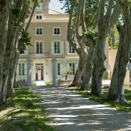 Chateau De L'insolas Aparthotel Villeneuve-les-Avignon
