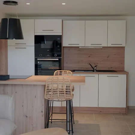 Chateau De L'insolas Villeneuve-lès-Avignon