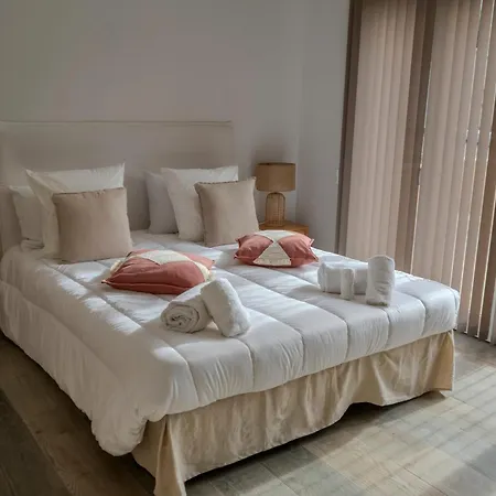 Chateau De L'insolas Hotel apartamentowy Villeneuve-lès-Avignon