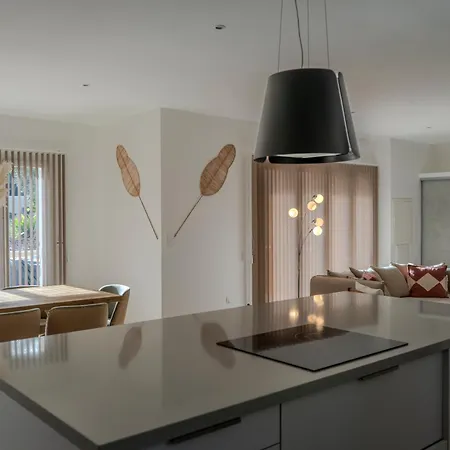 Chateau De L'insolas Hotel apartamentowy