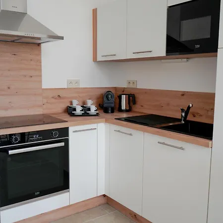 Chateau De L'insolas Hotel apartamentowy 4*