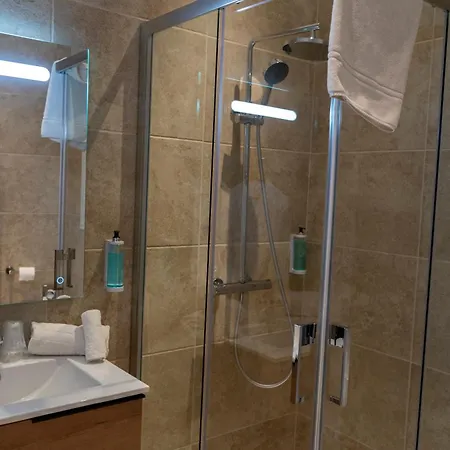 Chateau De L'insolas Hotel apartamentowy 4*