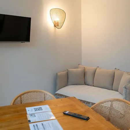 Hotel apartamentowy Chateau De L'insolas