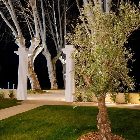 Chateau De L'insolas شقة فندقية