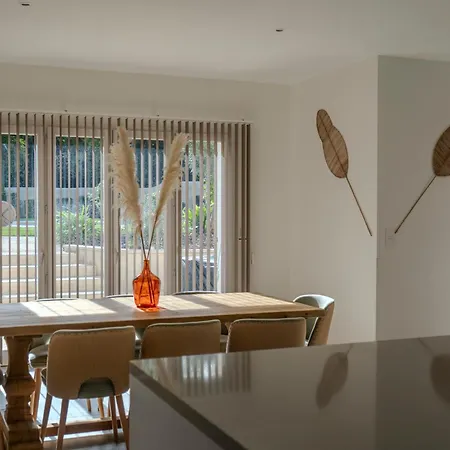 شقة فندقية Chateau De L'insolas فينوف ليز أفيجْنْ