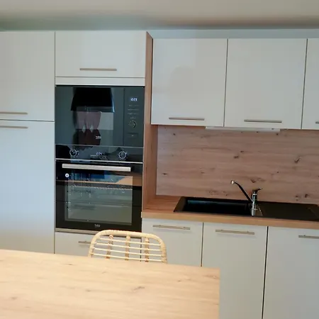 Château De L'insolas Villeneuve-lès-Avignon