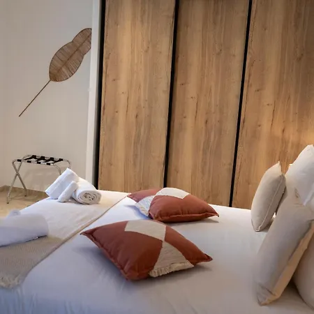 شقة فندقية Chateau De L'insolas 4*