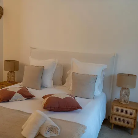 Chateau De L'insolas فينوف ليز أفيجْنْ