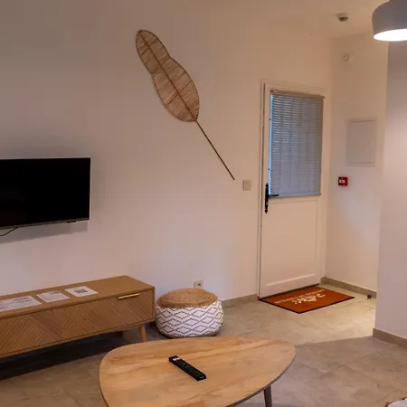 شقة فندقية Chateau De L'insolas فينوف ليز أفيجْنْ