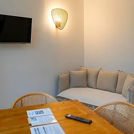 Chateau De L'insolas Aparthotel 4*