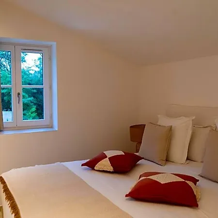 Chateau De L'insolas Aparthotel 4*